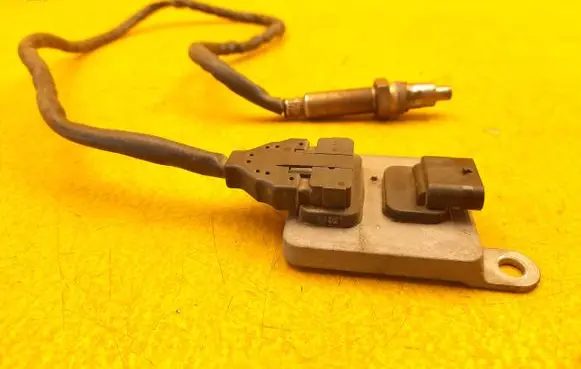 Mercedes-Benz GLC C253 Lambda probe sensor A0009057100 5WK96633A