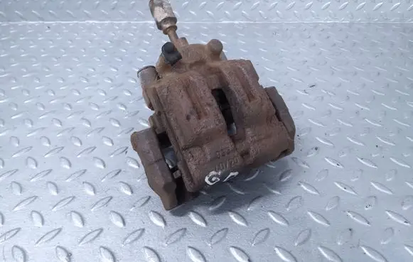 BMW 1 E81 E87 Rear brake caliper 6768694