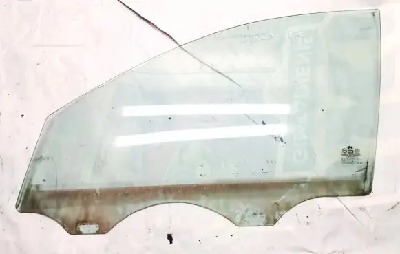 Hyundai Sonata Front door window glass four-door