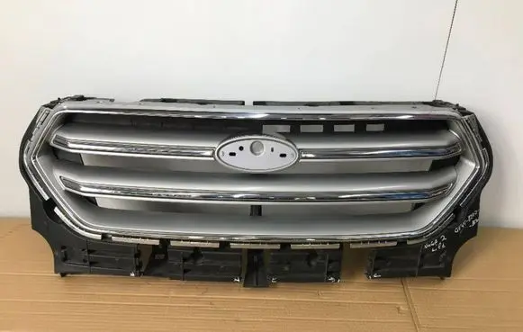 Ford Kuga II Front grill Gv44-8200-BCW