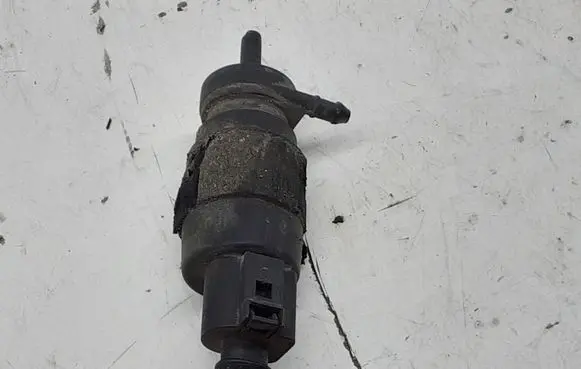 Audi A6 S6 C6 4F Windscreen/windshield washer pump 1J5955651