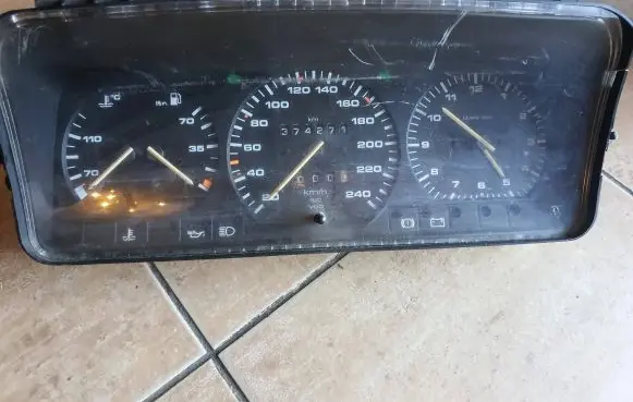 Volkswagen PASSAT B3 Speedometer (instrument cluster) 357919033BP