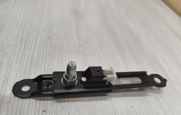 Toyota C-HR I Seat belt adjustment rail F553001