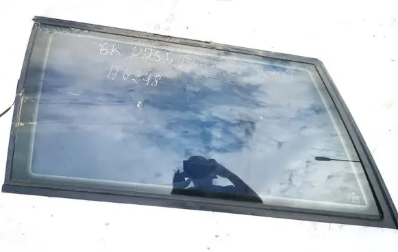 Volkswagen PASSAT B5 Rear side window