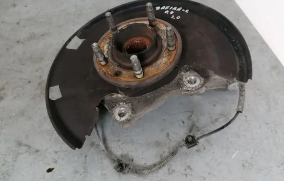 Opel Zafira C Front wheel hub 13583480