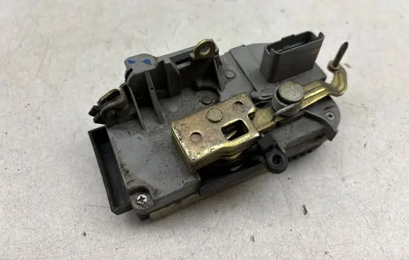 Peugeot 807 Front door lock
