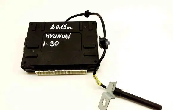Hyundai i30 Central body control module 95400A6825