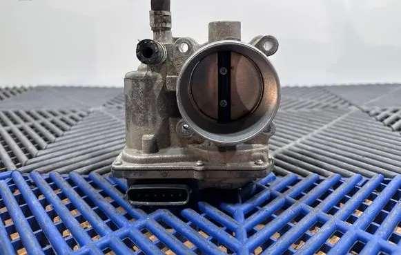 Toyota Auris E180 Throttle valve 220300T110