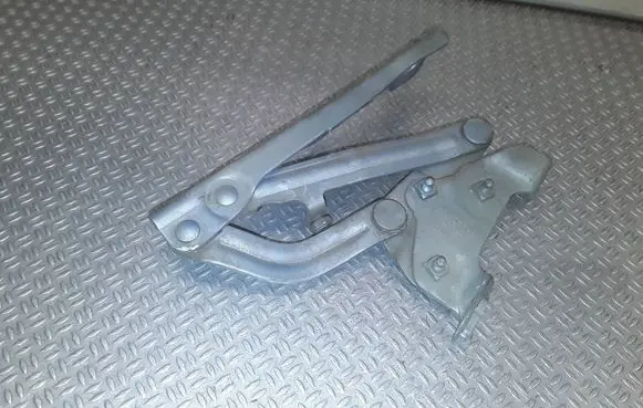 Opel Corsa D Engine bonnet/hood hinges 13186900