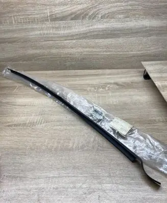 Volkswagen PASSAT B5.5 Windshield trim 3B0854327C