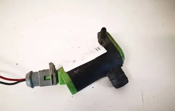 Nissan X-Trail T31 Windscreen/windshield washer pump 