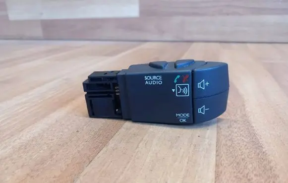 Multifunctional control switch/knob