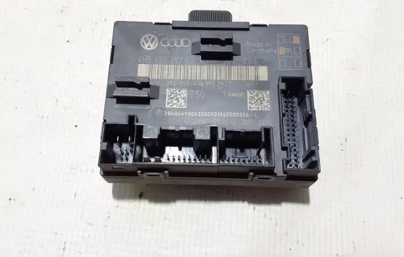 Volkswagen Touareg II Door control unit/module 4H0959792
