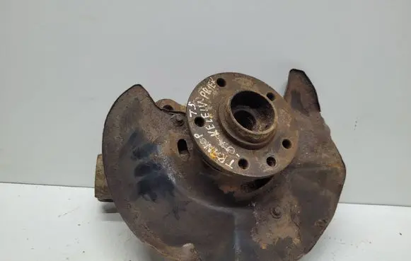Front wheel hub