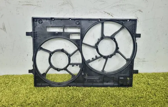 Volkswagen T-Roc Radiator cooling fan shroud 3wa121205b 3wa121207b