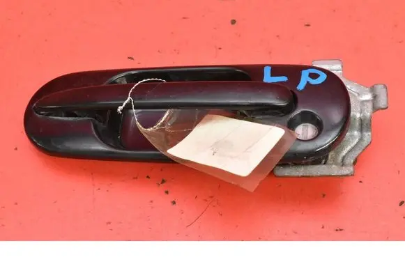 Honda CR-V Front door exterior handle 