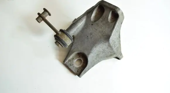 Audi A8 S8 D3 4E Gearbox mounting bracket 4E0399113AJ