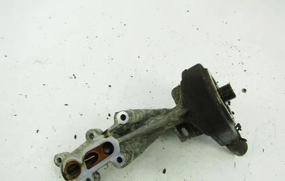 Audi A6 S6 C8 4K Oil filter mounting bracket 