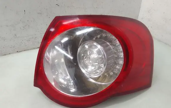 Volkswagen PASSAT B6 Rear/tail lights E32409