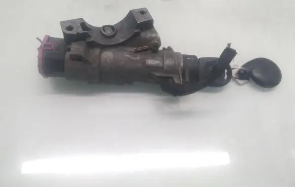 Volkswagen Golf IV Ignition lock 4B0905851C