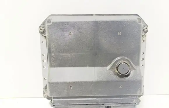 Toyota Avensis T270 Engine control unit/module 8966105D20