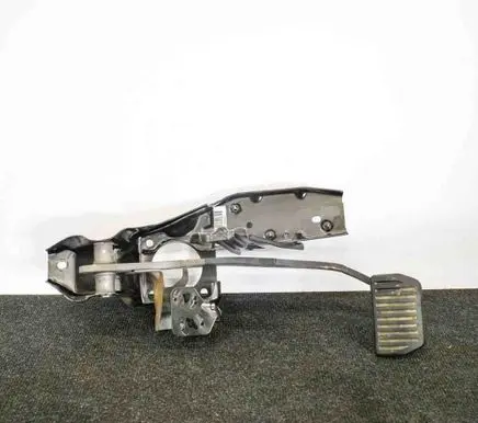 Volvo V70 Brake pedal 31202467