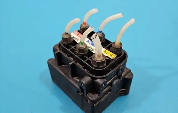 Mercedes-Benz ML W164 Air suspension valve block A2513200058 IMPRK1536133