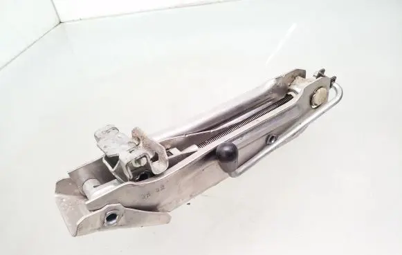 Volkswagen Bora Lift Jack 8L0011031A