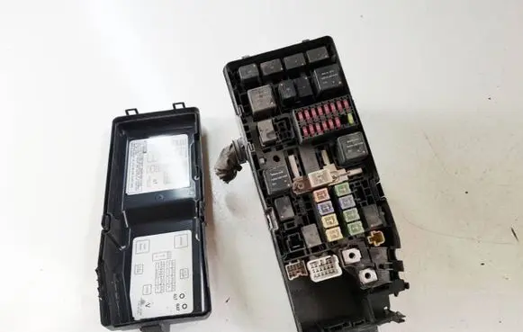 Isuzu D-Max Fuse box set 8980246080 71468743