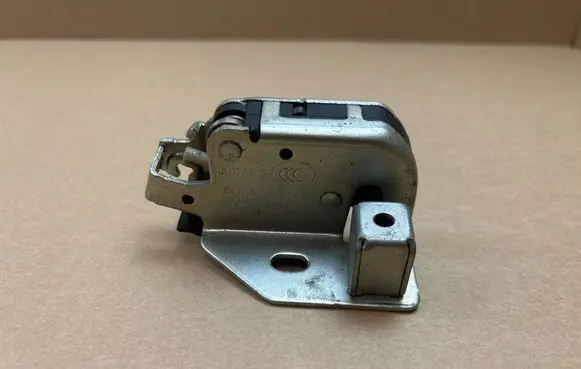 Mercedes-Benz Sprinter W906 Loading door lock A9067401135