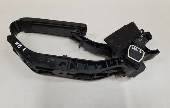 Mercedes-Benz E W211 Accelerator throttle pedal A2113000404