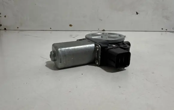 Tesla Model S Sunroof motor/actuator JN658VD