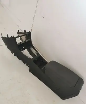 Volkswagen PASSAT B6 Center console 3C1863241