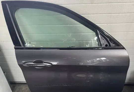 Alfa Romeo Stelvio Front door 