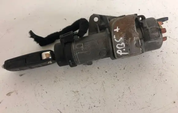 Volkswagen PASSAT B5.5 Ignition lock 4B0905851G