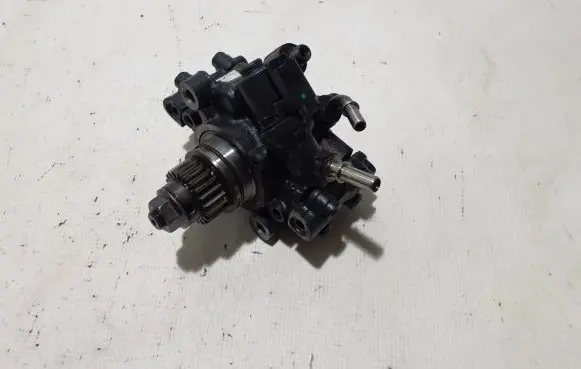 Renault Master III Fuel injection high pressure pump 167001930R