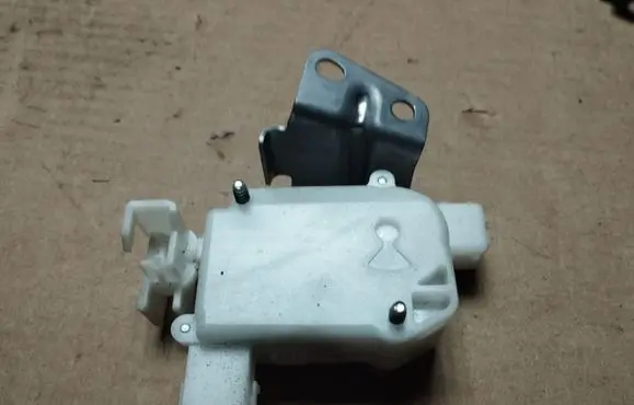 Honda CR-Z Fuel tank cap lock 