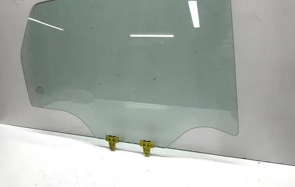Nissan Qashqai Rear door window glass 43R00048