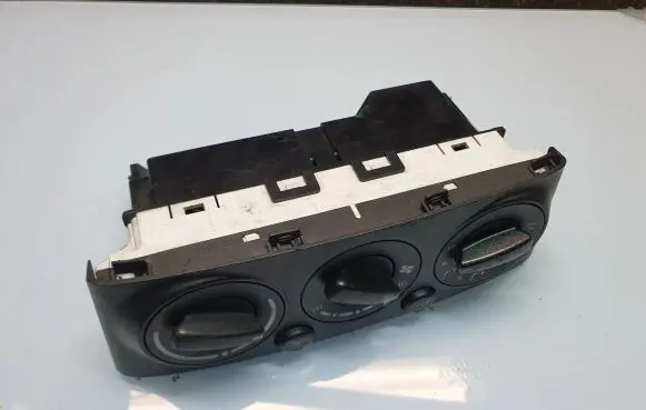 Toyota Avensis T250 Climate control unit 5590005121 MB1465703780