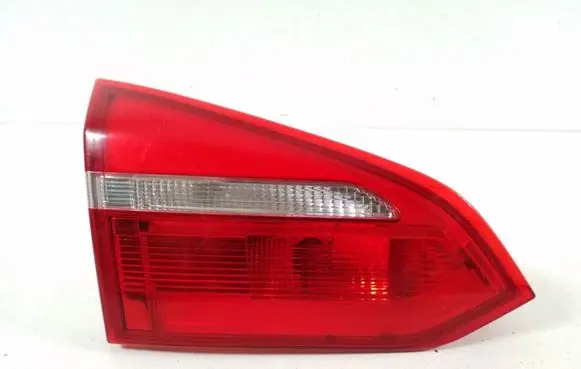 Tailgate rear/tail lights
