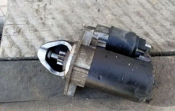 Mercedes-Benz C W203 Starter motor A0051513901