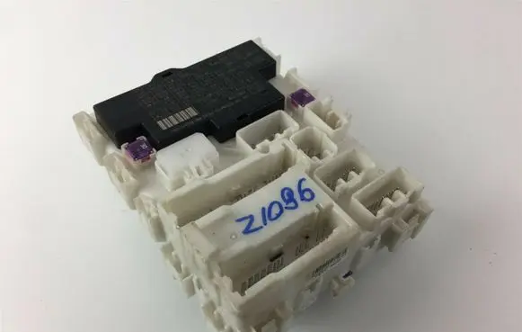 Suzuki Swift II Other control units/modules P6133608 Z1096