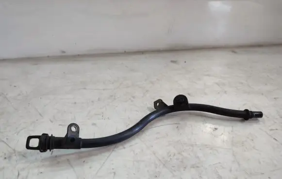Volkswagen PASSAT B7 Oil level dip stick 