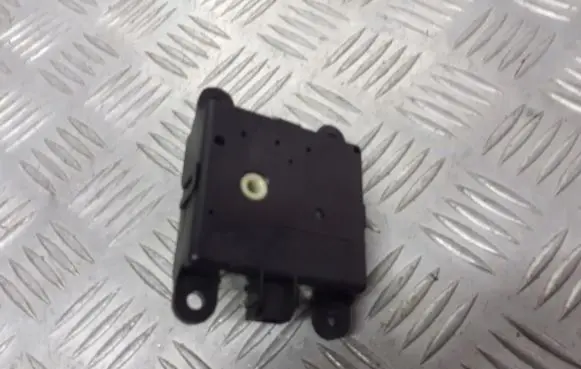 Nissan Almera N16 Central body control module 3C27030840