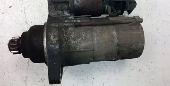 Volkswagen Touran I Starter motor VALEOAG02M911023N