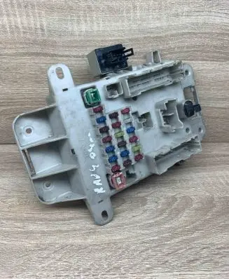 Toyota RAV 4 (XA20) Fuse module 00103J15 8198050030