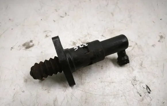 Clutch slave cylinder