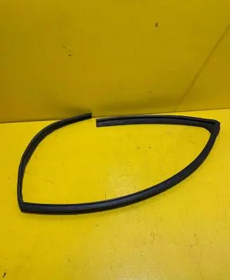 Ford Focus Rubber seal front door window/glass 80330JD000