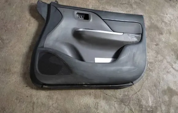 Mitsubishi L200 Front door card panel trim 7221C554ZZ