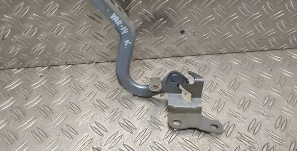 Toyota Yaris Engine bonnet/hood hinges 
